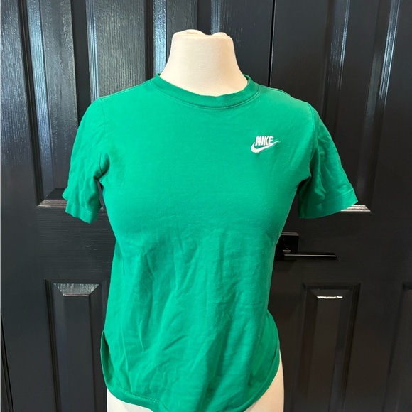 Nike Emerald Green Tee - Picture 1 of 4